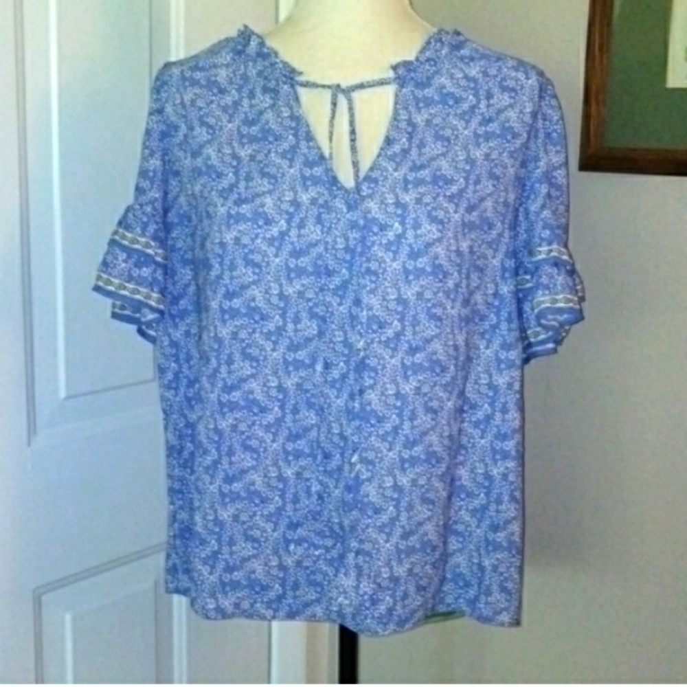 NWT Max Studio Floral Top Large